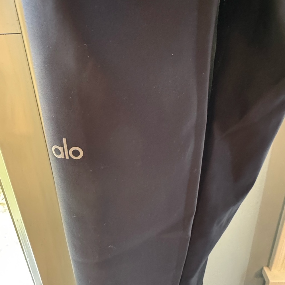 ALO Yoga Midnight Black High-Waist Leggings - Picture 4 of 7